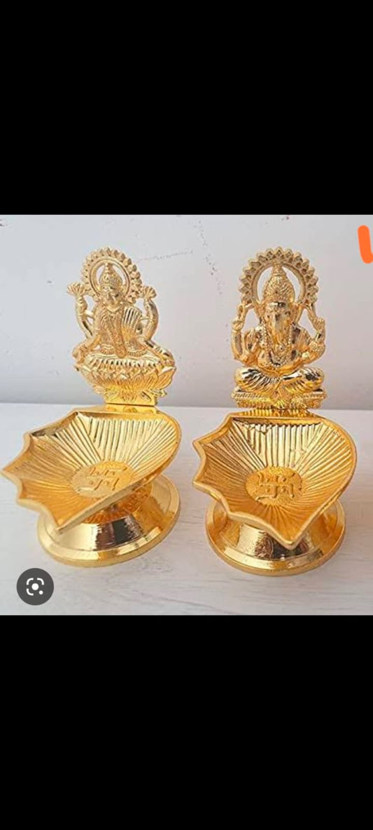 Auspicious Pair Diyas